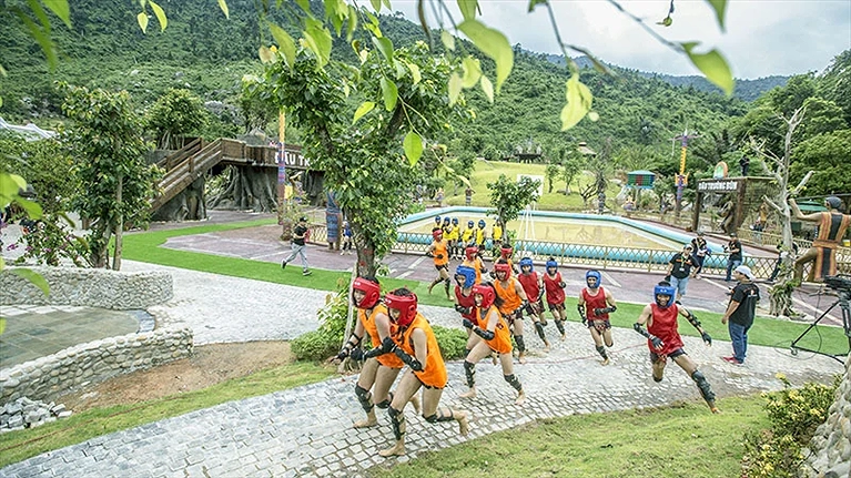 Đấu trường bùn