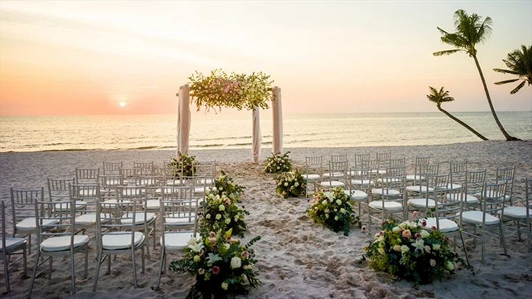 Tiệc cưới tại bãi biển