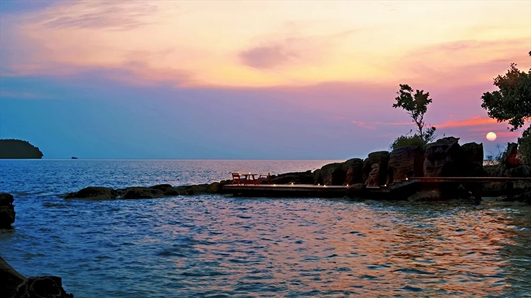 Hoàng hôn trên biển