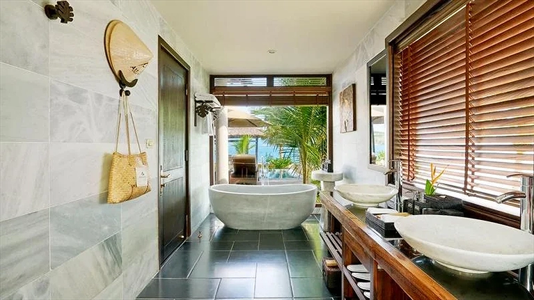 Phòng tắm của biệt thự hồ bơi riêng 3 phòng ngủ