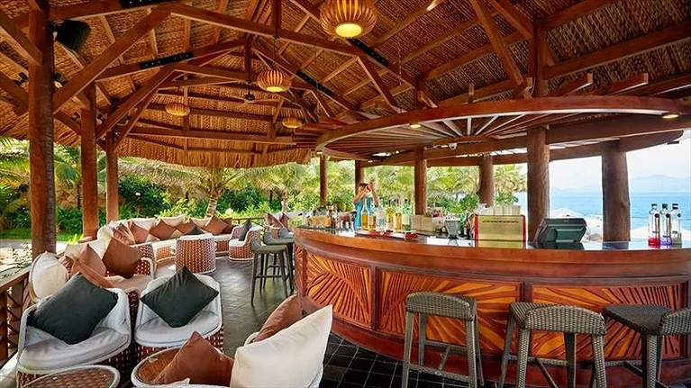 Lagoon Bar là nơi tuyệt vời để tránh đi cuộc sống thực tại và để thư giãn