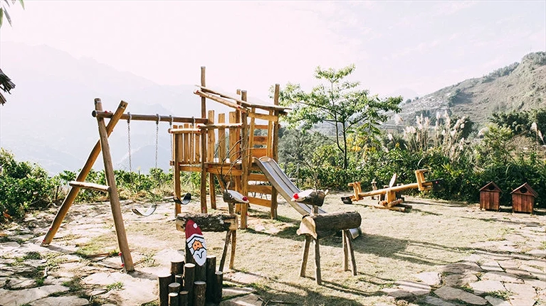 Khu vui chơi trẻ em ngoài trời