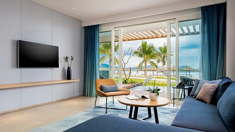 Căn Pavillion sát biển