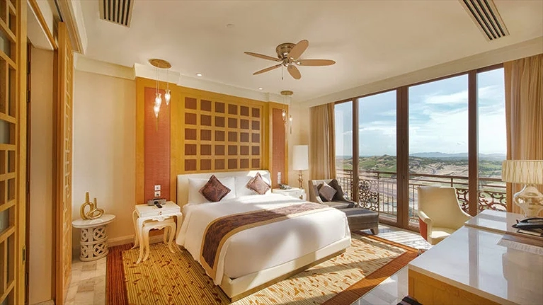 Grand Golf View Suite