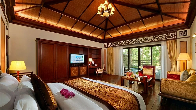 Đường nét hoa văn mang đến cảm giác Đông Dương