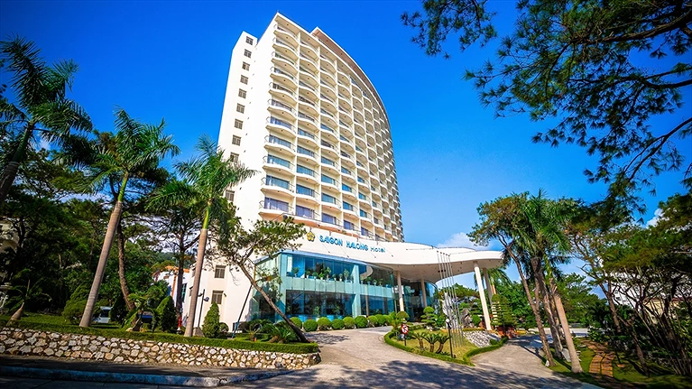 Quang cảnh bên ngoài khách sạn