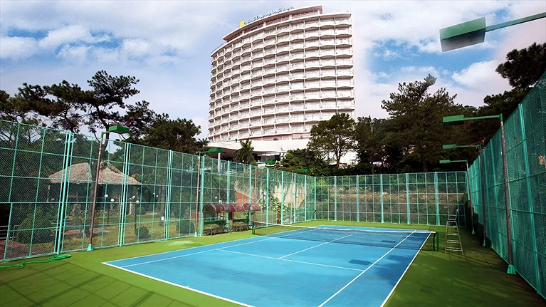 Sân tennis