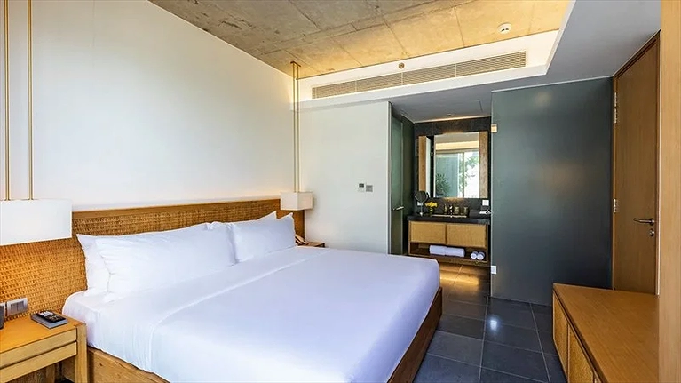 Bàng Biển - One Bedroom Apartment with Balcony