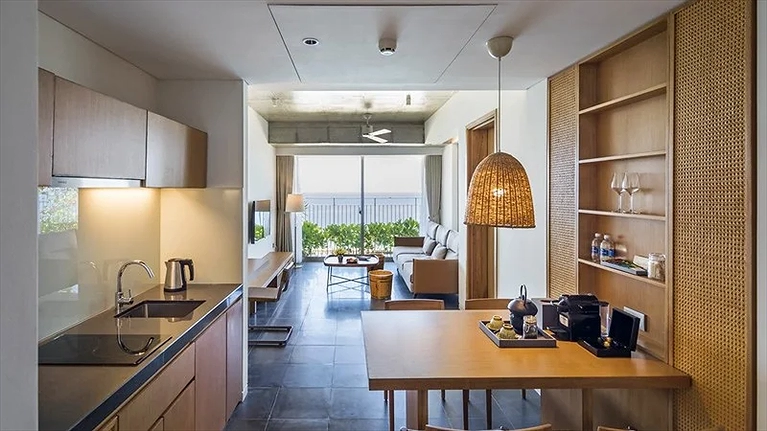 Trúc Mây - One Bedroom Ocean Front Apartment with Balcony