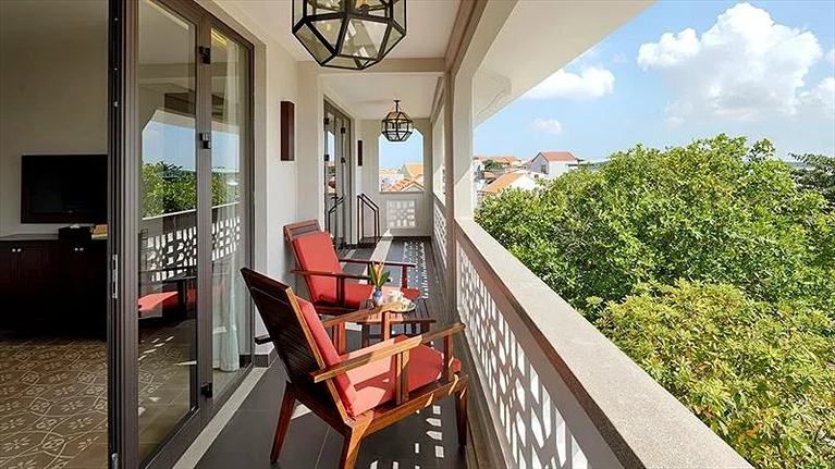 Ban công hướng sông Thu Bồn