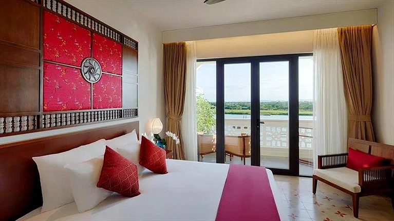 Grand Deluxe River View