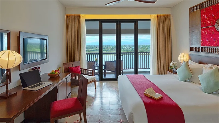 Grand Deluxe River View