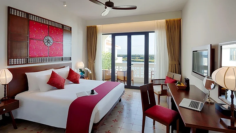 Grand Deluxe River View