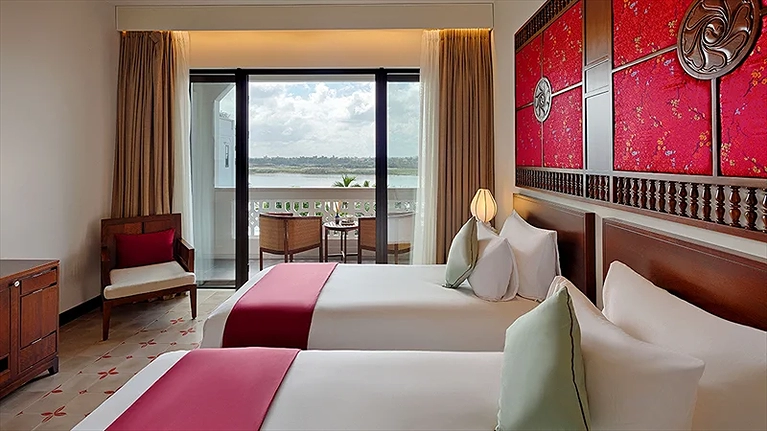 Grand Deluxe River View