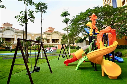 Khu vui chơi trẻ em ngoài trời