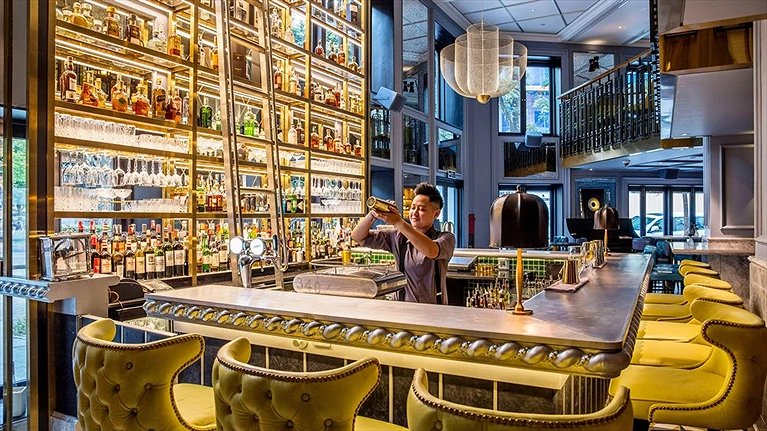 Angelina Cocktail Bar & Restaurant