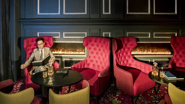 Angelina Cocktail Bar & Restaurant