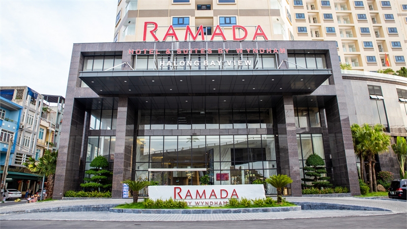 Ramada Hotel & Suites by Wyndham Hạ Long Bay View