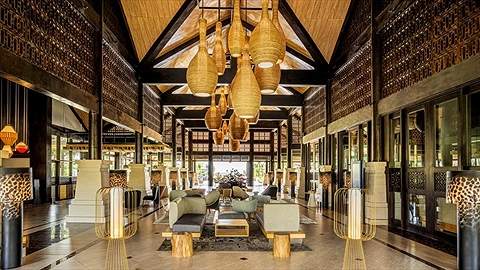 Sảnh lễ tân với thiết kế truyền thống kết hợp hiện đại