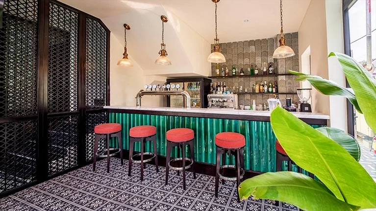 Khu vực quầy bar