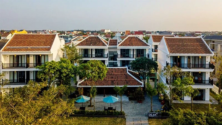 Quang  cảnh bên ngoài khách sạn