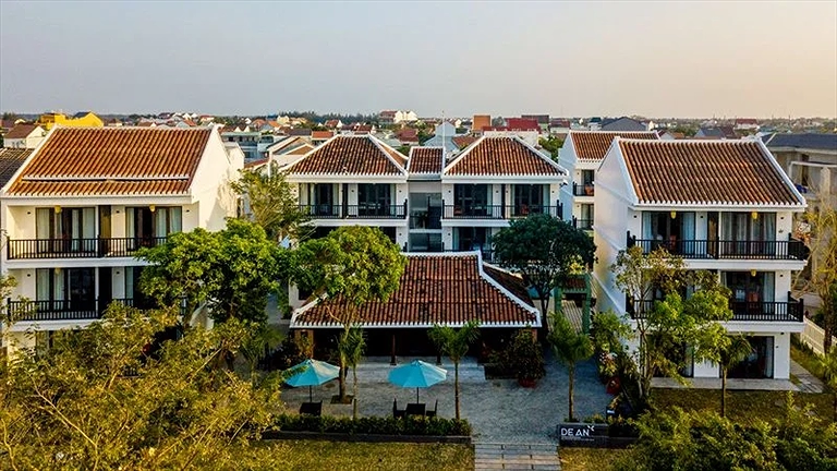 Quang  cảnh bên ngoài khách sạn