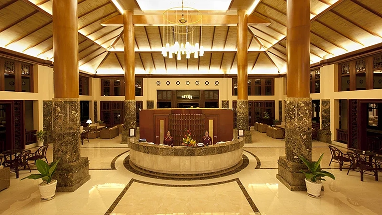 Khu vực sảnh đất liền