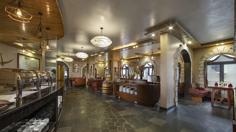 Nhà hàng phục vụ bữa sáng