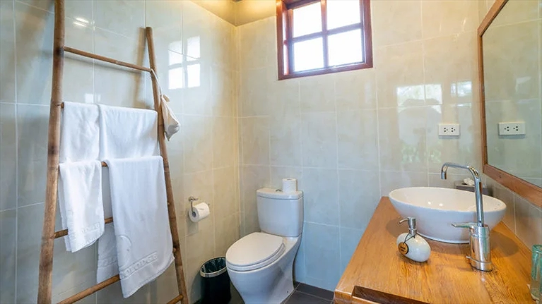 Nhà tắm của hạng phòng Premium Executive Bungalow