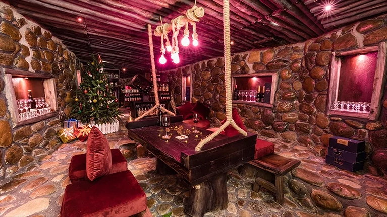 Hầm rượu độc đáo dưới lòng đất