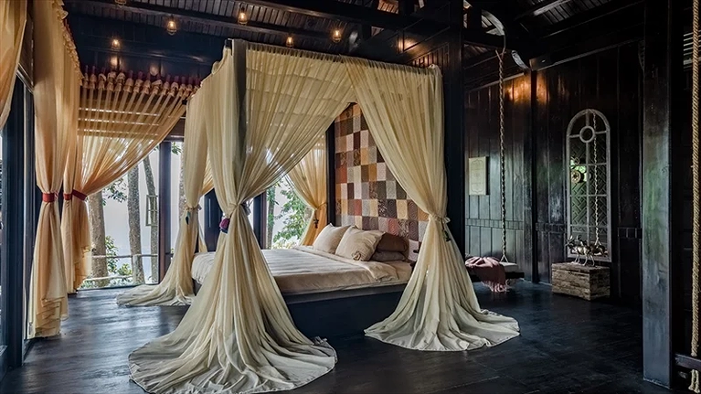 Đi kèm với các chất liệu mềm mại tạo cảm giác "bồng bềnh" giữa thiên nhiên