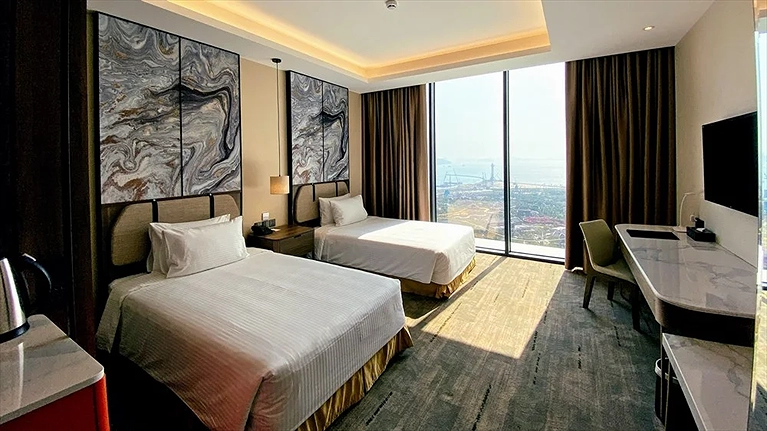 Deluxe City View Twin