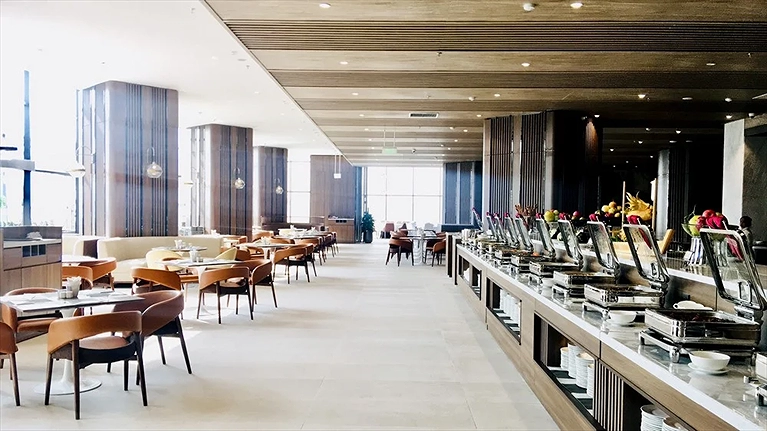 Nhà hàng phục vụ bữa ăn sáng tiêu chuẩn quốc tế