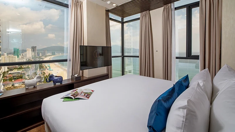 3-Bedroom Royal Pent House