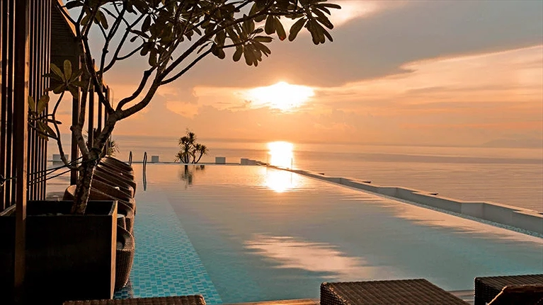 Hồ bơi vô cực tại tầng thượng