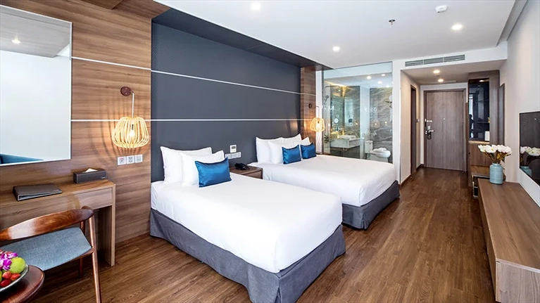 Partial Sea View Triple