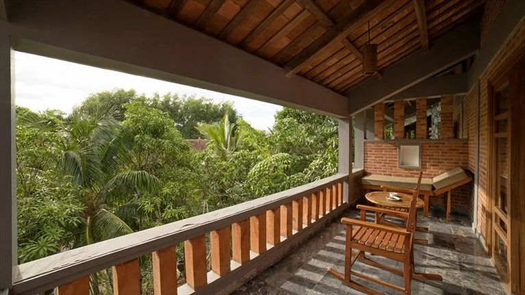 Ban công hướng vườn của Family Deluxe