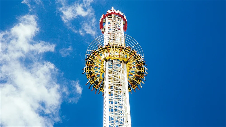 Twiss Tower - Cú Rơi Thế Kỷ