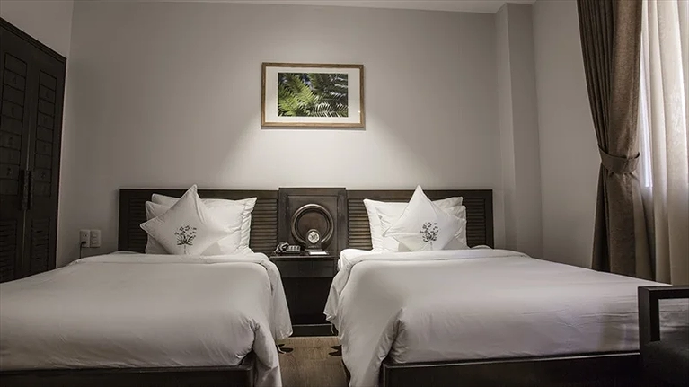 Premier Twin City View