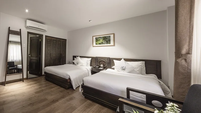 Premier Twin City View