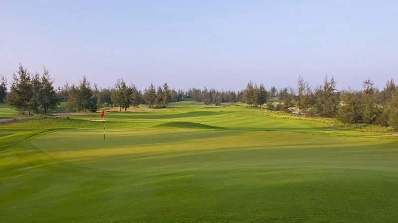 Sân golf tại khu nghỉ