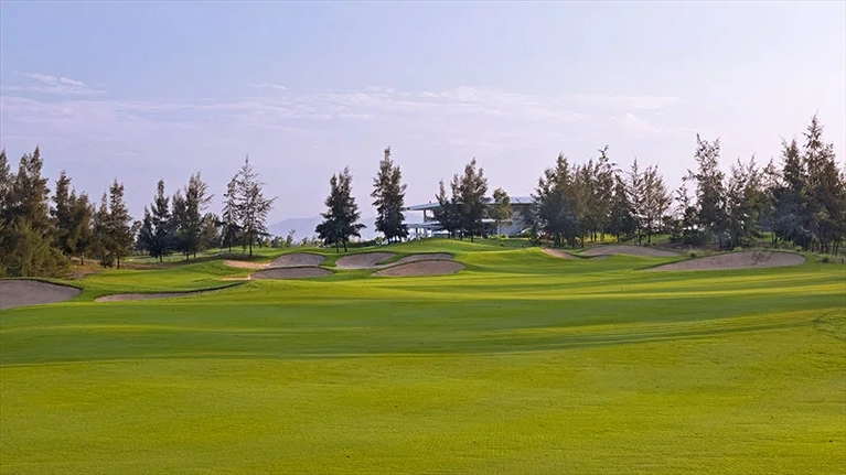 Sân golf tại khu nghỉ