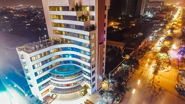 Quang cảnh bên ngoài khách sạn