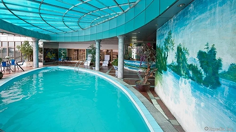 Hồ bơi trong nhà