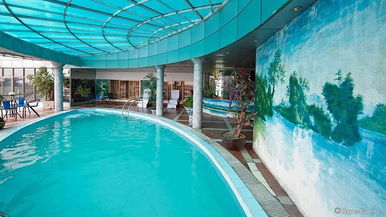 Hồ bơi trong nhà