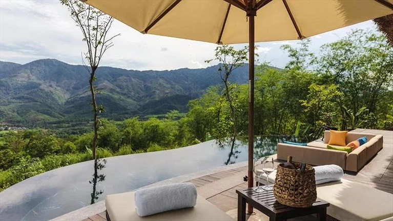 Hồ bơi riêng tại phòng vô cùng riêng tư