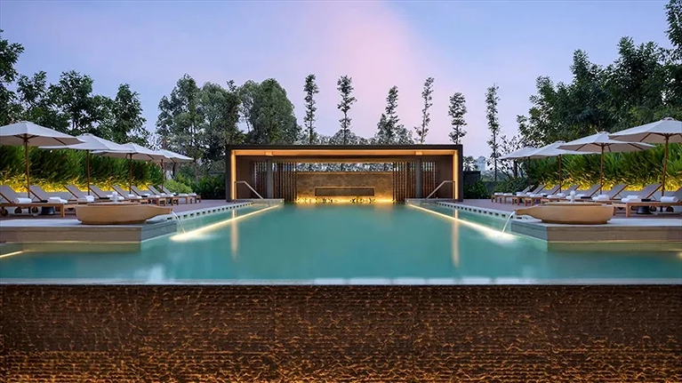 Hồ bơi ngoài trời