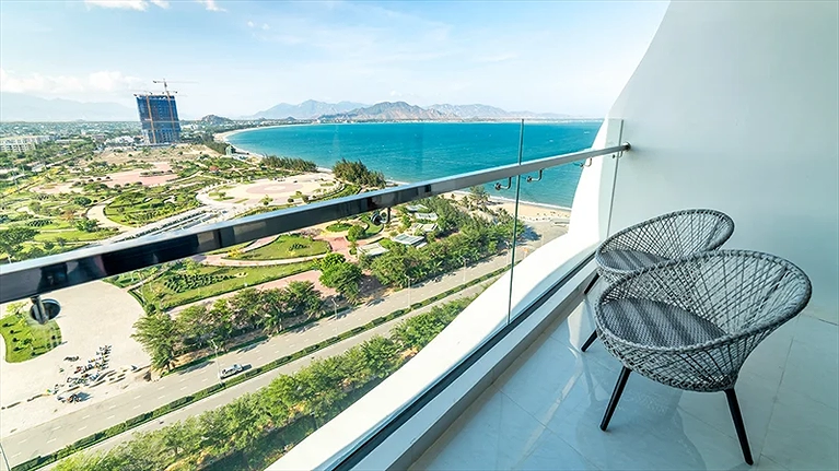 Deluxe Ocean View Balcony