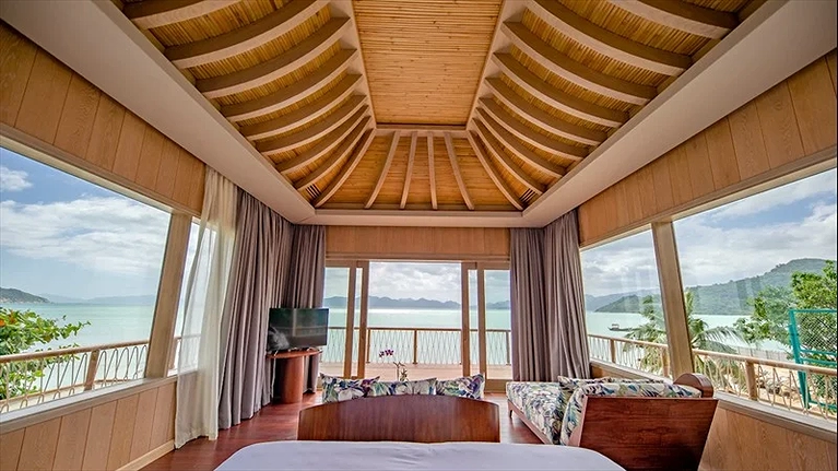 02 BRs/03 BRs Beachfront Pool Villa