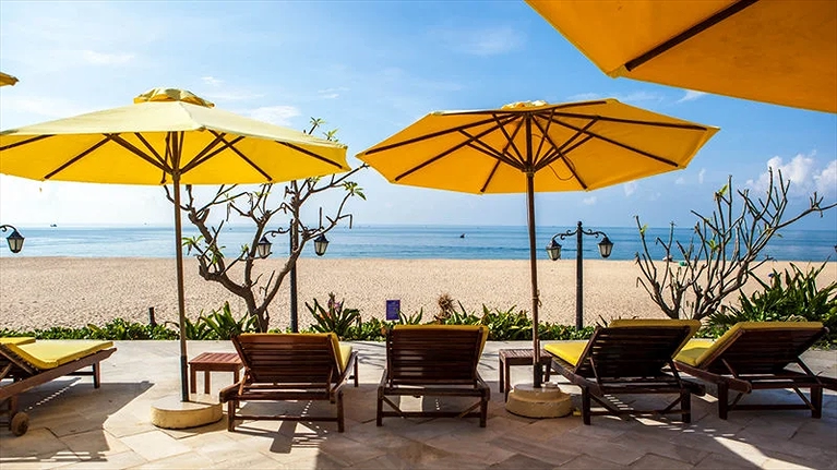 Quang cảnh ngoài trời